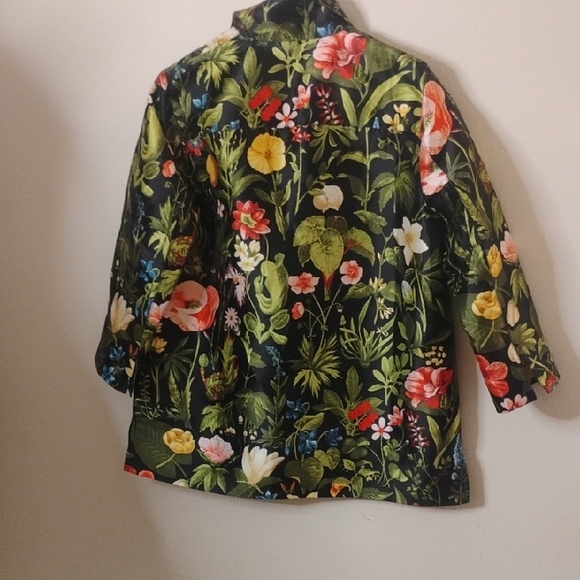 Tuckernuck Noir Blooming Botanical Margot Top L - Picture 3 of 6